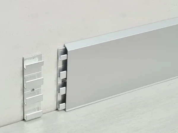 Алюминиевый плинтус Fezard Кабельный ALP-С70 Алюминий 70*10*2500 мм в Дзержинске