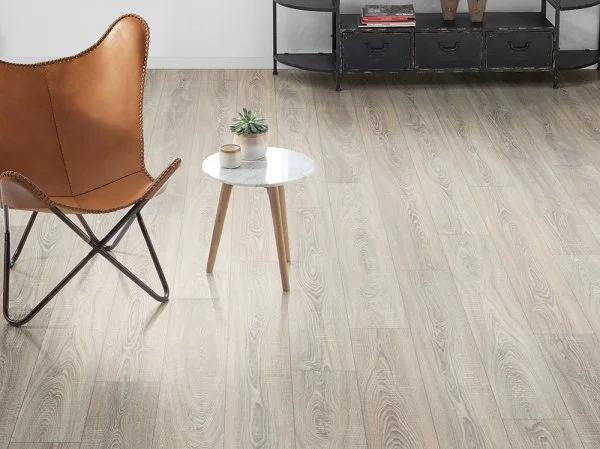 Ламинат Egger PRO 8/33 4V Дуб Бардолино серый EPL036 в Дзержинске