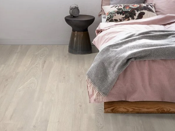 Ламинат Egger PRO 8/33 Дуб Кортон белый EPL051 в Дзержинске