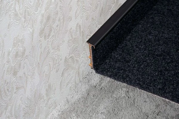 Плинтус для ковролина Korner Listwa 109 Черный 2,5м (50мм) в Дзержинске