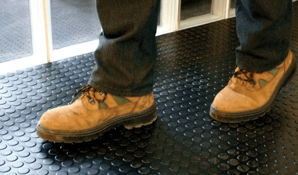 Противоскользящее резиновое покрытие Пятачки (1,0х10м) в #REGION_NAME_DECLINE_PP#